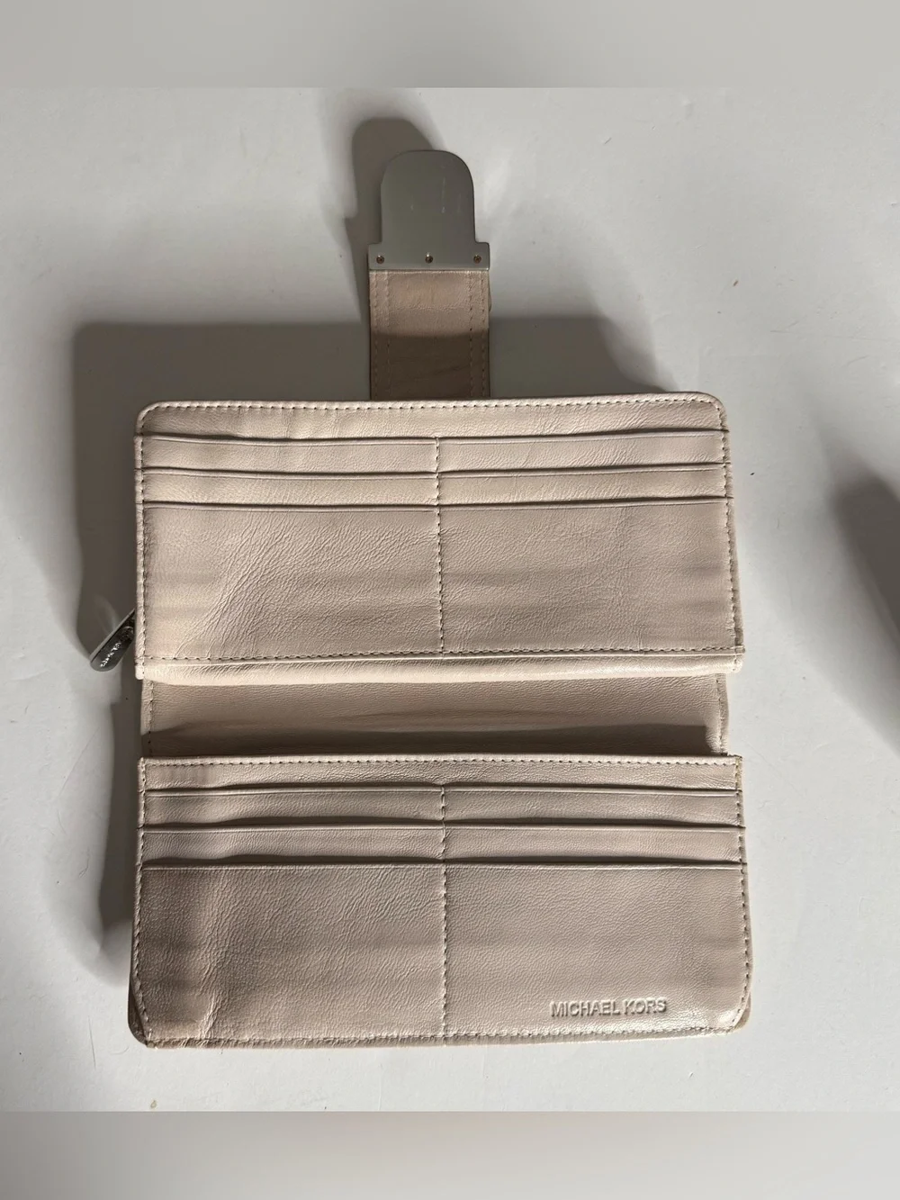 Michael Kors Leather Women's Wallet in Light Beige